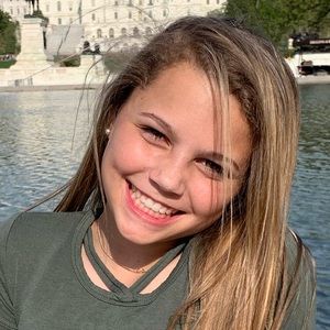 Meet your Posher, Avery